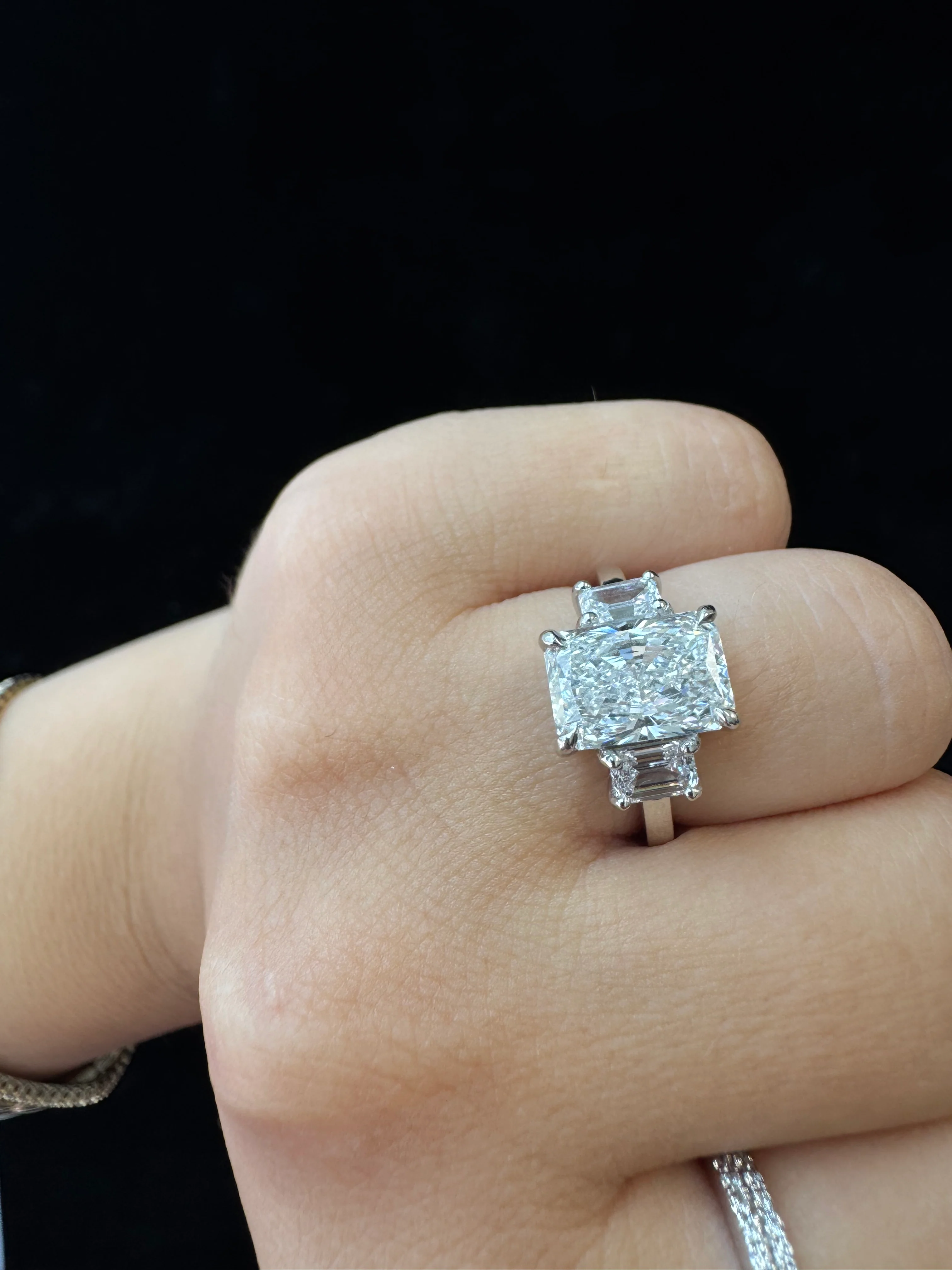 Radiant Cut Lab Grown Diamond Engagement Ring with Emerald Sidestones - Image 3